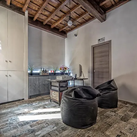 Starhome Navona 로마